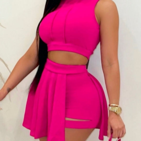 outfit - Picture 1 of 2